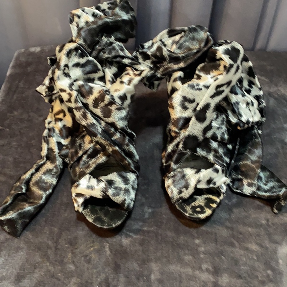 Heels - Picture 2 of 2